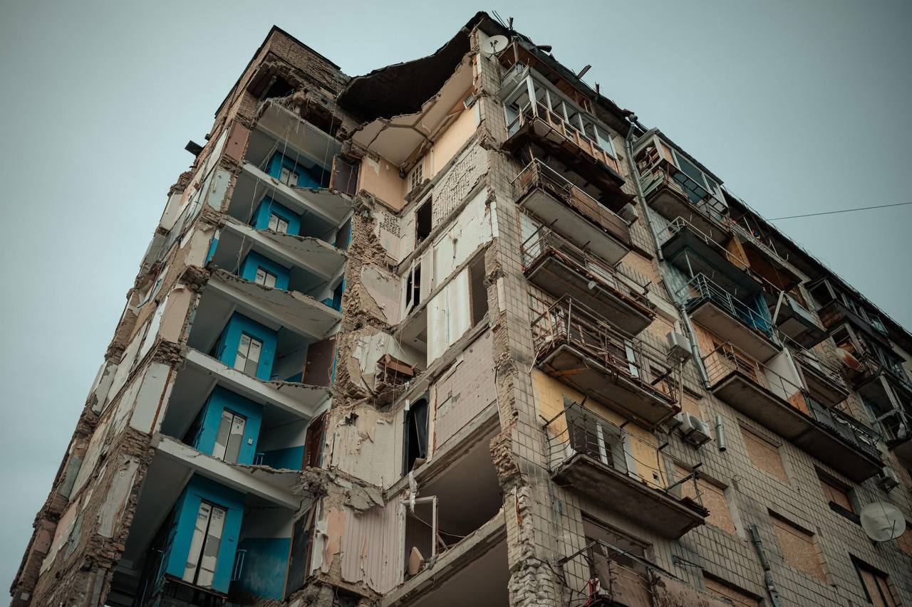 Встретился с ветеранами и получил символический подарок: как прошел второй визит принца Гарри в Украину