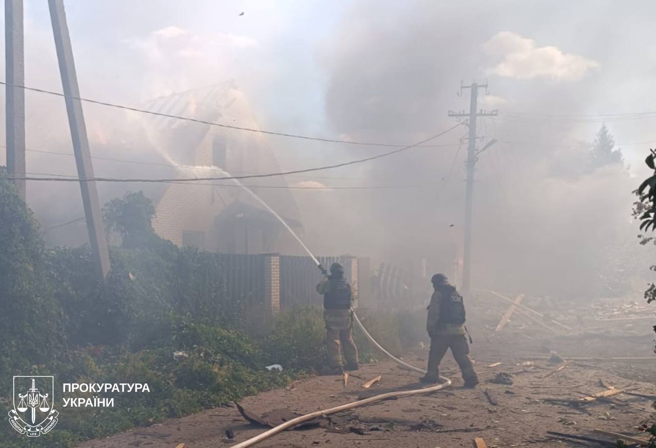 Россияне обстреляли Боровую на Харьковщине: есть погибший и раненые. Фото