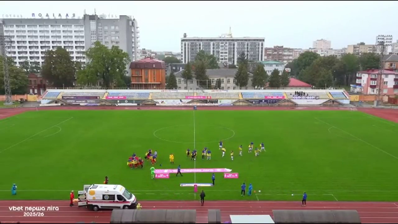 Забрала швидка. Український воротар-чемпіон знепритомнів під час гімну України перед матчем. Відео