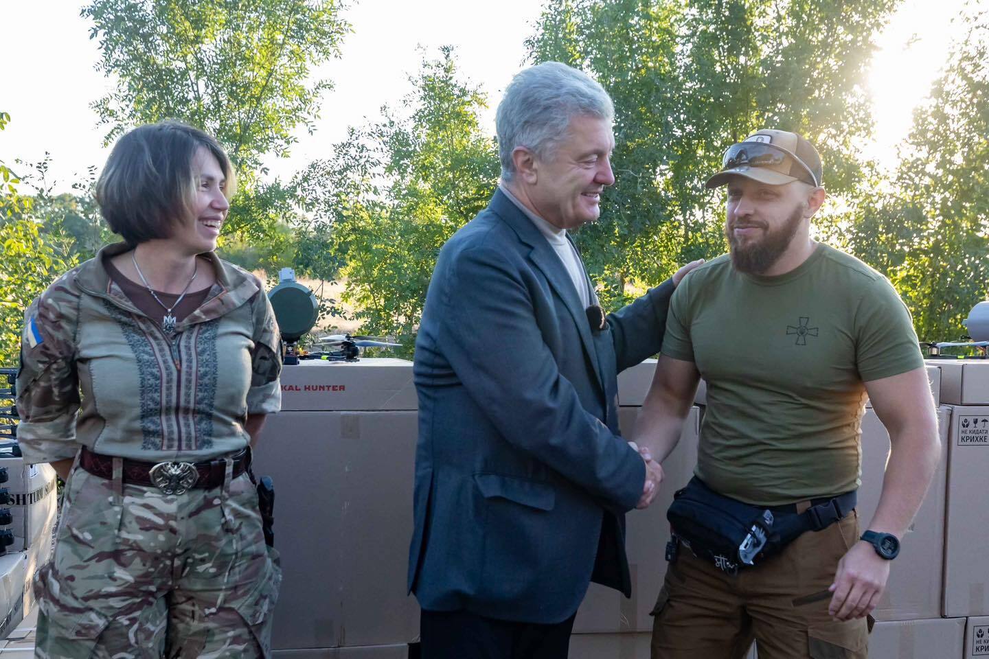 Нищить ворога на південному напрямку: Порошенко привіз дрони Тетяні Чорновол
