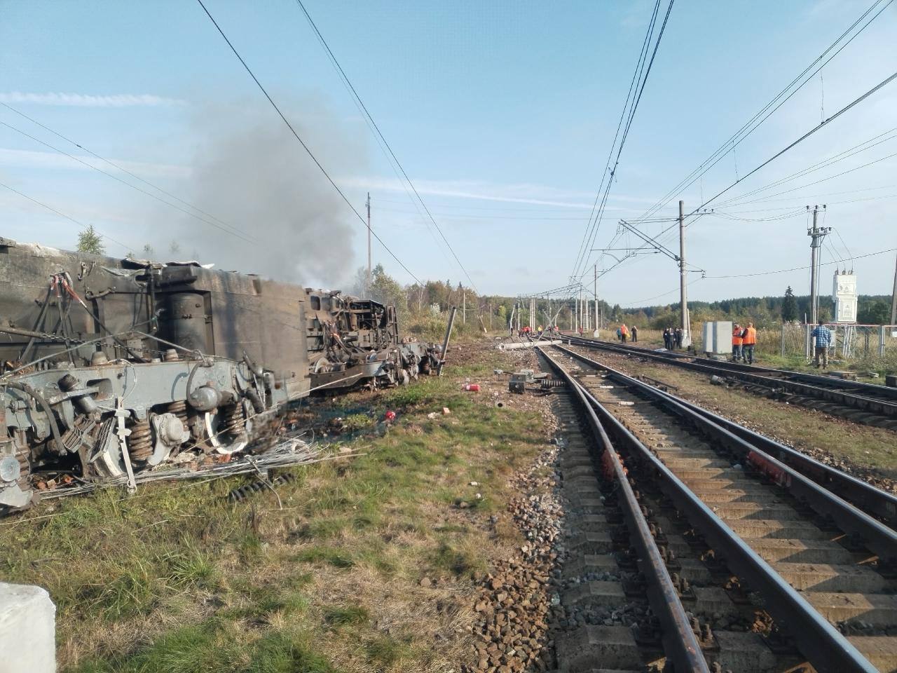 ГУР и ССО осуществили комбинированную атаку на железнодорожную логистику оккупантов: ликвидированы "росгвардейцы", уничтожено дорожное полотно и топливо. Видео