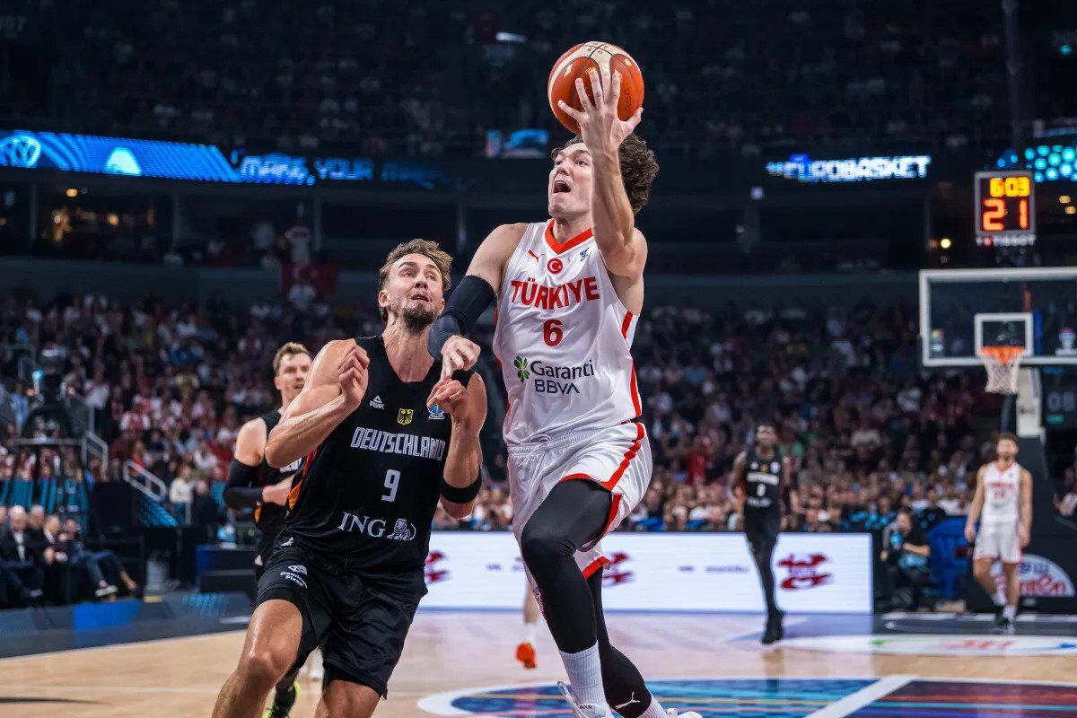 В историческом финале определился победитель Евробаскета-2025