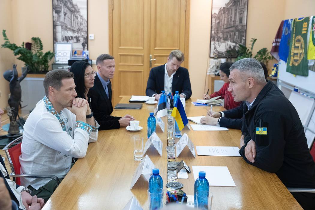 Кличко зустрівся з міністром оборони Естонії Ханно Певкуром