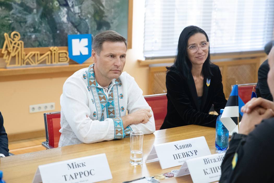 Кличко зустрівся з міністром оборони Естонії Ханно Певкуром