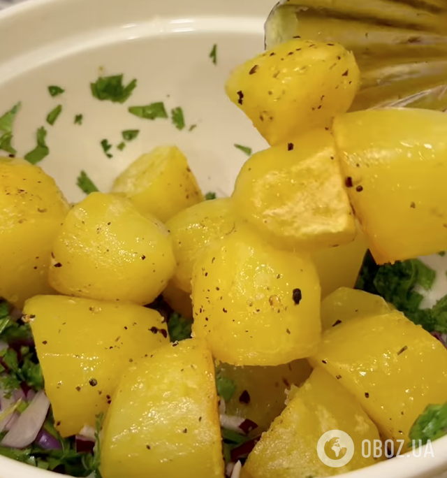 Салат из жареного картофеля