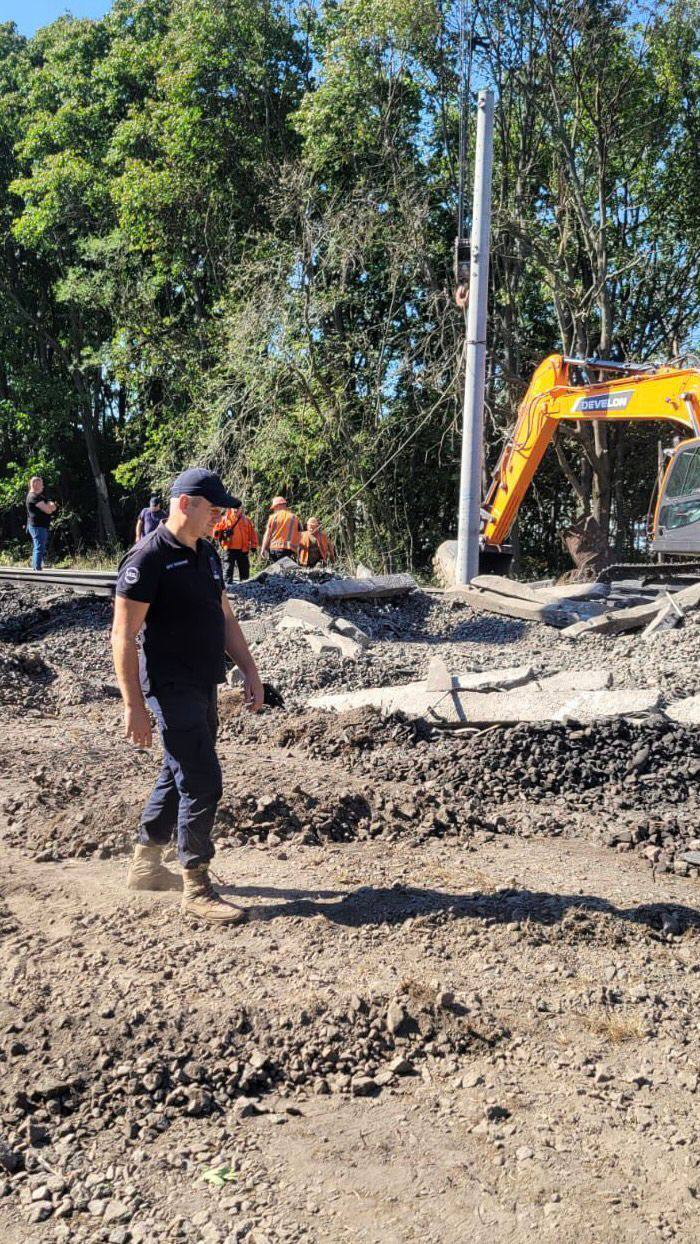 В поезде на Киевщине прогремели мощные взрывы: в полиции раскрыли детали. Фото