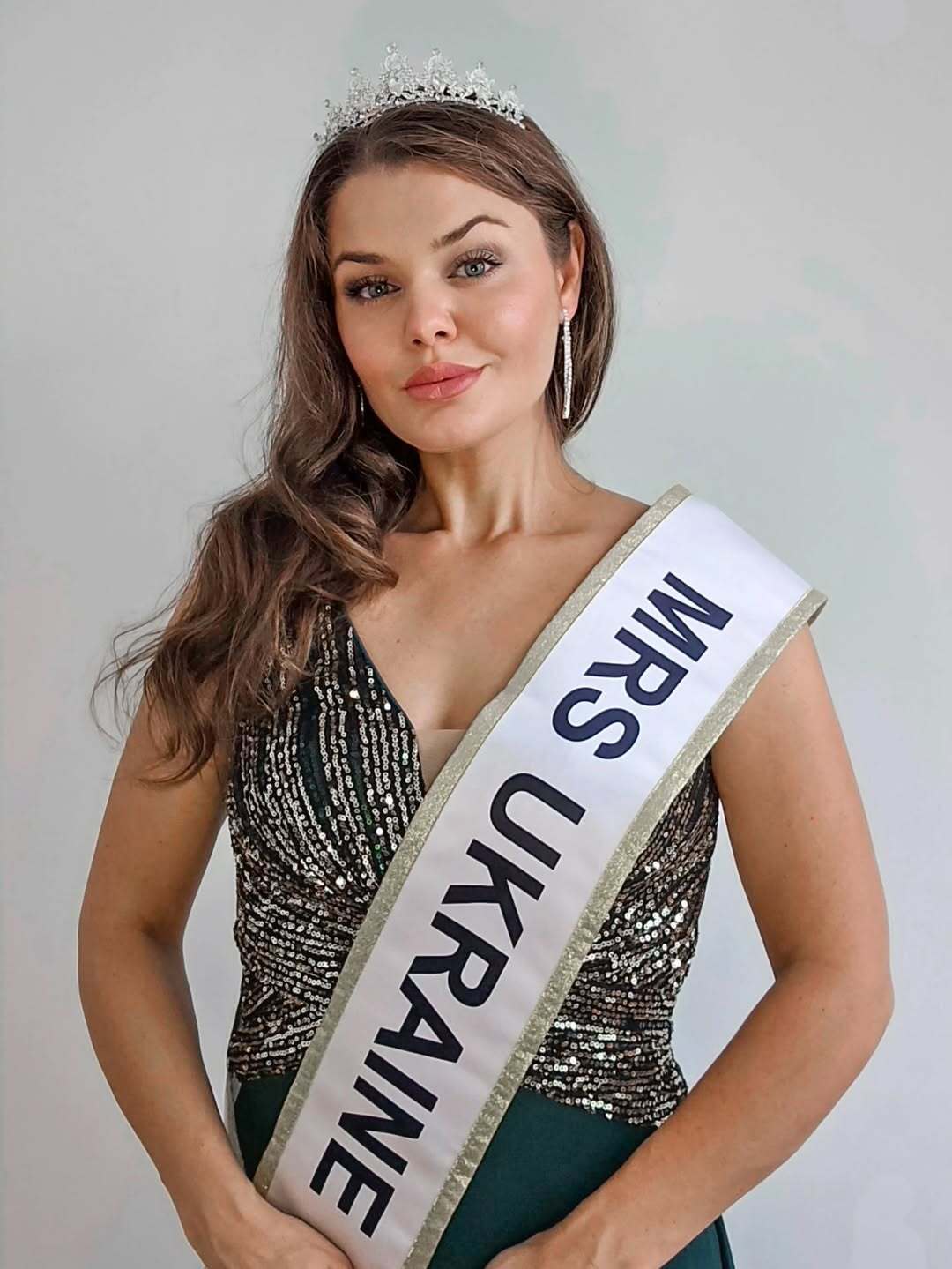 Россиянка победила на "Миссис Европы 2025", но на сцене ее унизили из-за войны в Украине: какой титул получила украинка