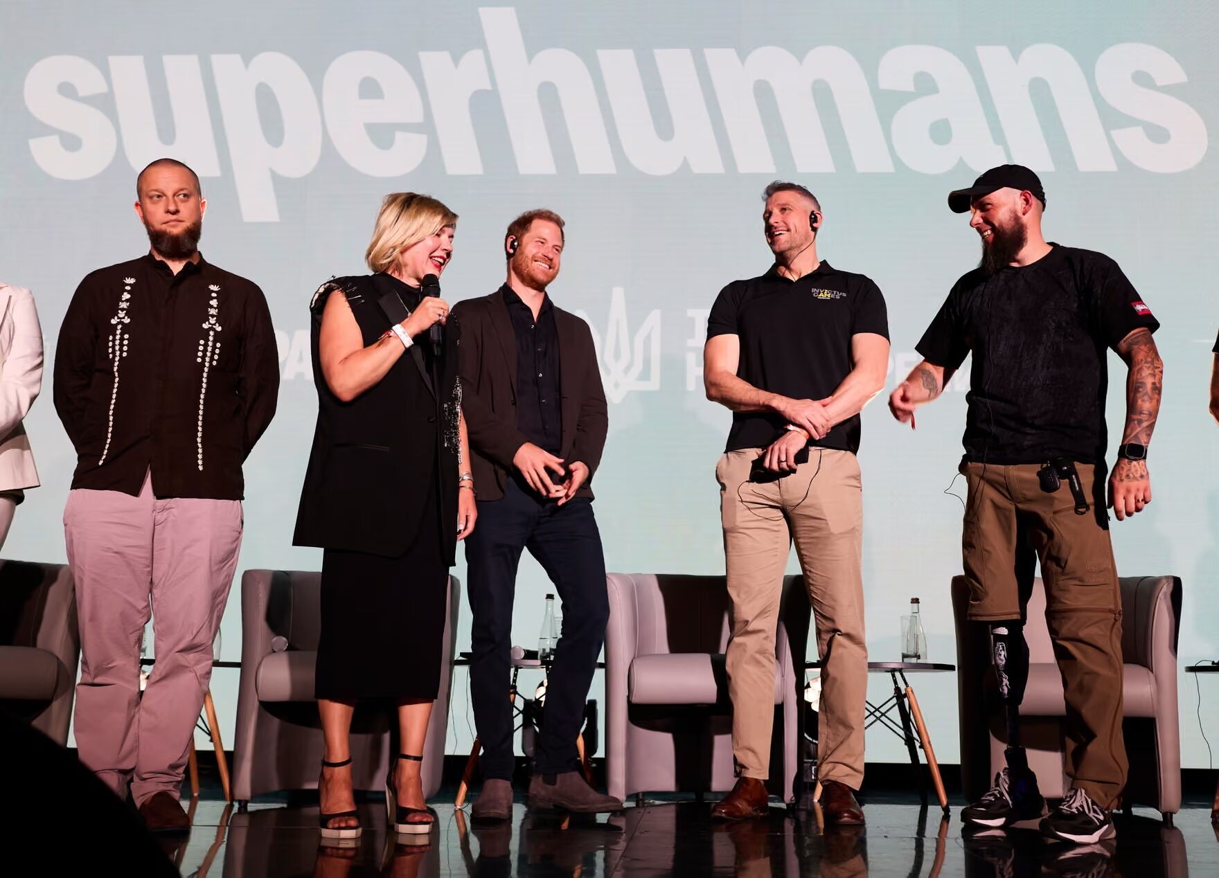 "Секретная встреча" с Зеленским и толпы фанатов: как прошел визит принца Гарри в Украину и какое место поразило его до глубины души