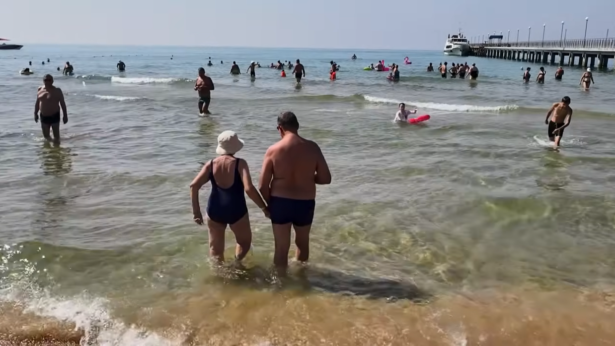 Недовольны работой, зарплатами и ценами: почему россияне бегут из оккупированного Крыма