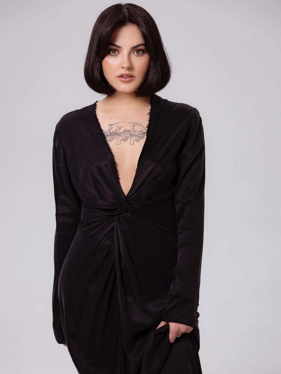 Невеста "Да Винчи" снова идет в суд: кто обвинил ее в покупке Mercedes за донаты и какую сумму на самом деле заплатила военная