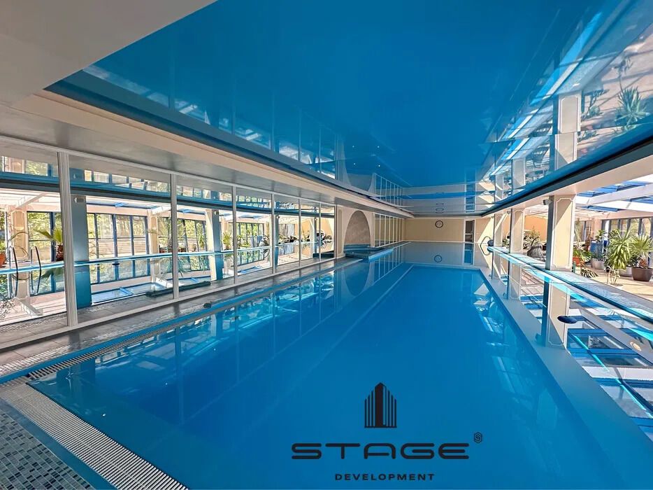 Крытый бассейн