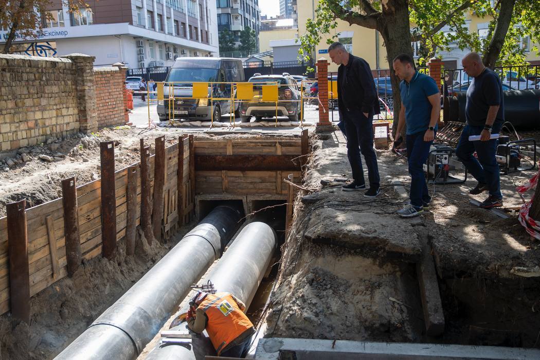 Подготовка к отопительному сезону: Кличко показал, как модернизируют теплосеть на улице Деловой в Киеве. Фото