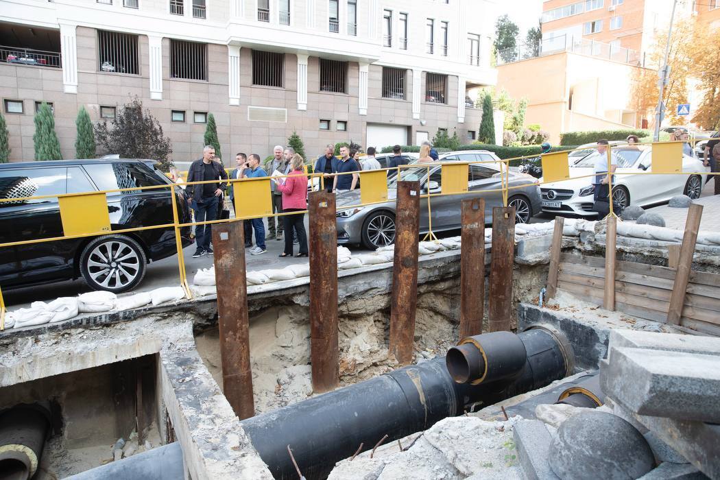 Подготовка к отопительному сезону: Кличко показал, как модернизируют теплосеть на улице Деловой в Киеве. Фото
