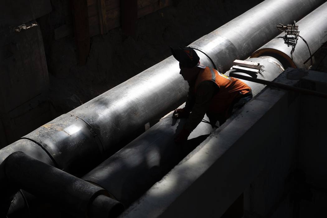 Подготовка к отопительному сезону: Кличко показал, как модернизируют теплосеть на улице Деловой в Киеве. Фото