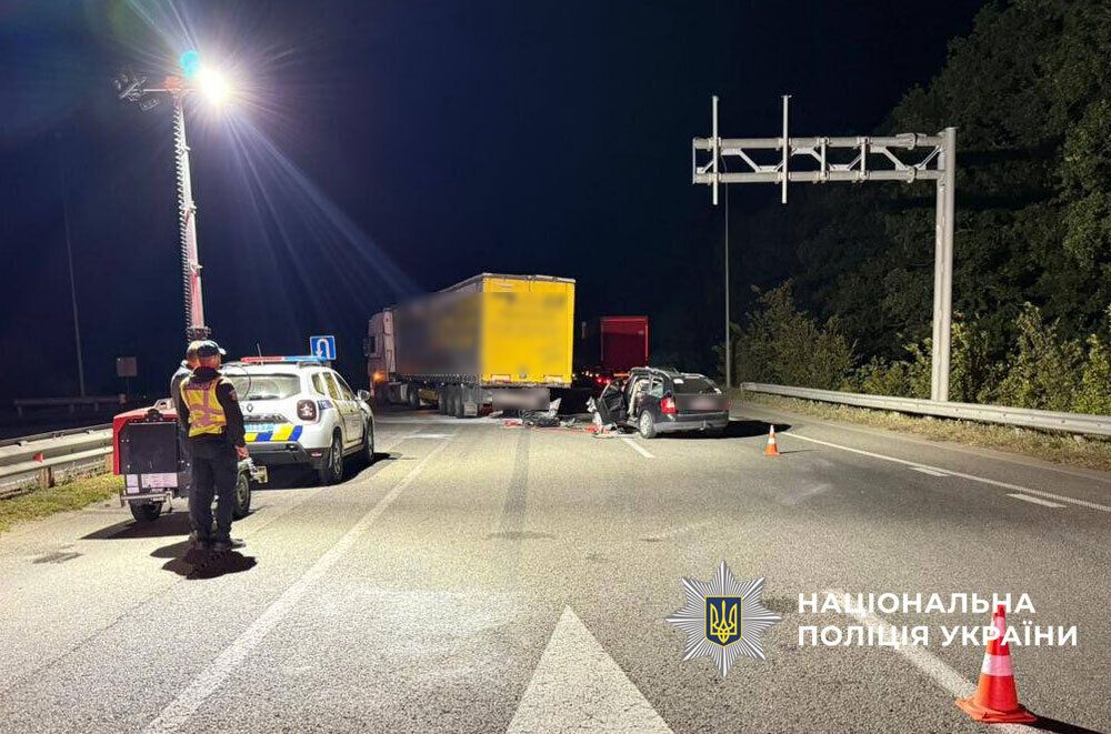 На Полтавщині зіткнулися Audi і вантажівка: загинув 21-річний водій легковика. Фото