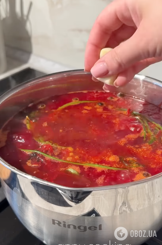 Готовый борщ