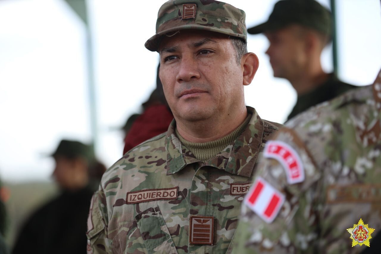 Обещали показать "все, что интересует": на учения РФ и Беларуси "Запад-2025" приехали офицеры из США. Видео