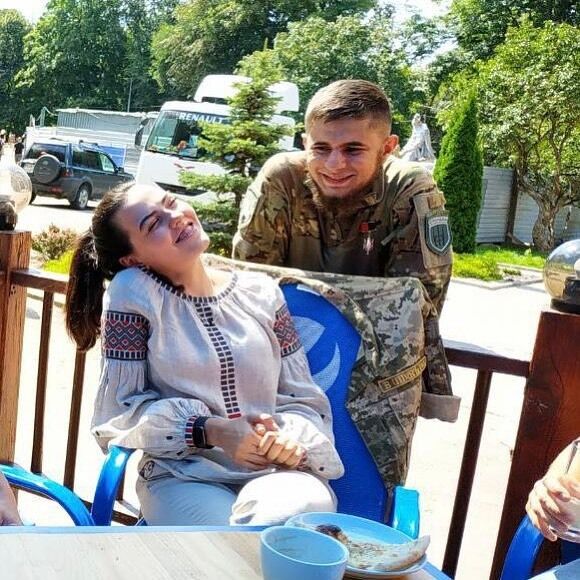 Невеста "Да Винчи" снова идет в суд: кто обвинил ее в покупке Mercedes за донаты и какую сумму на самом деле заплатила военная