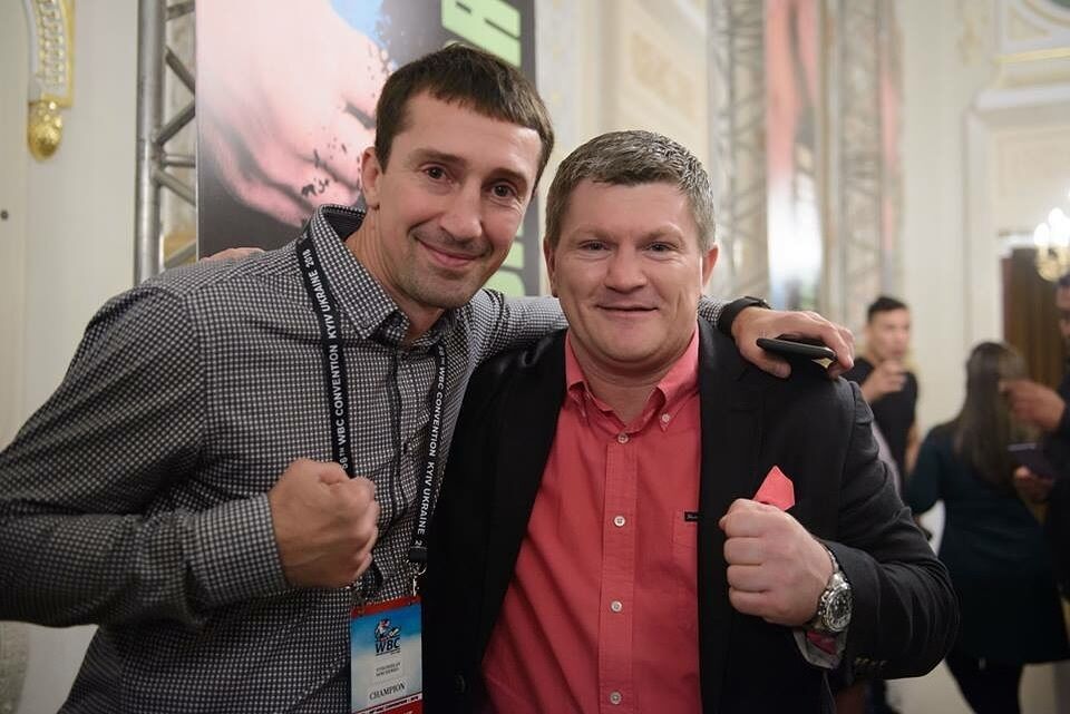 "Украинца ждет ночь боли!" Легенда бокса хотел использовать нашего звездного бойца, но тот шокировал британцев нокаутом и отправил чемпиона на пенсию