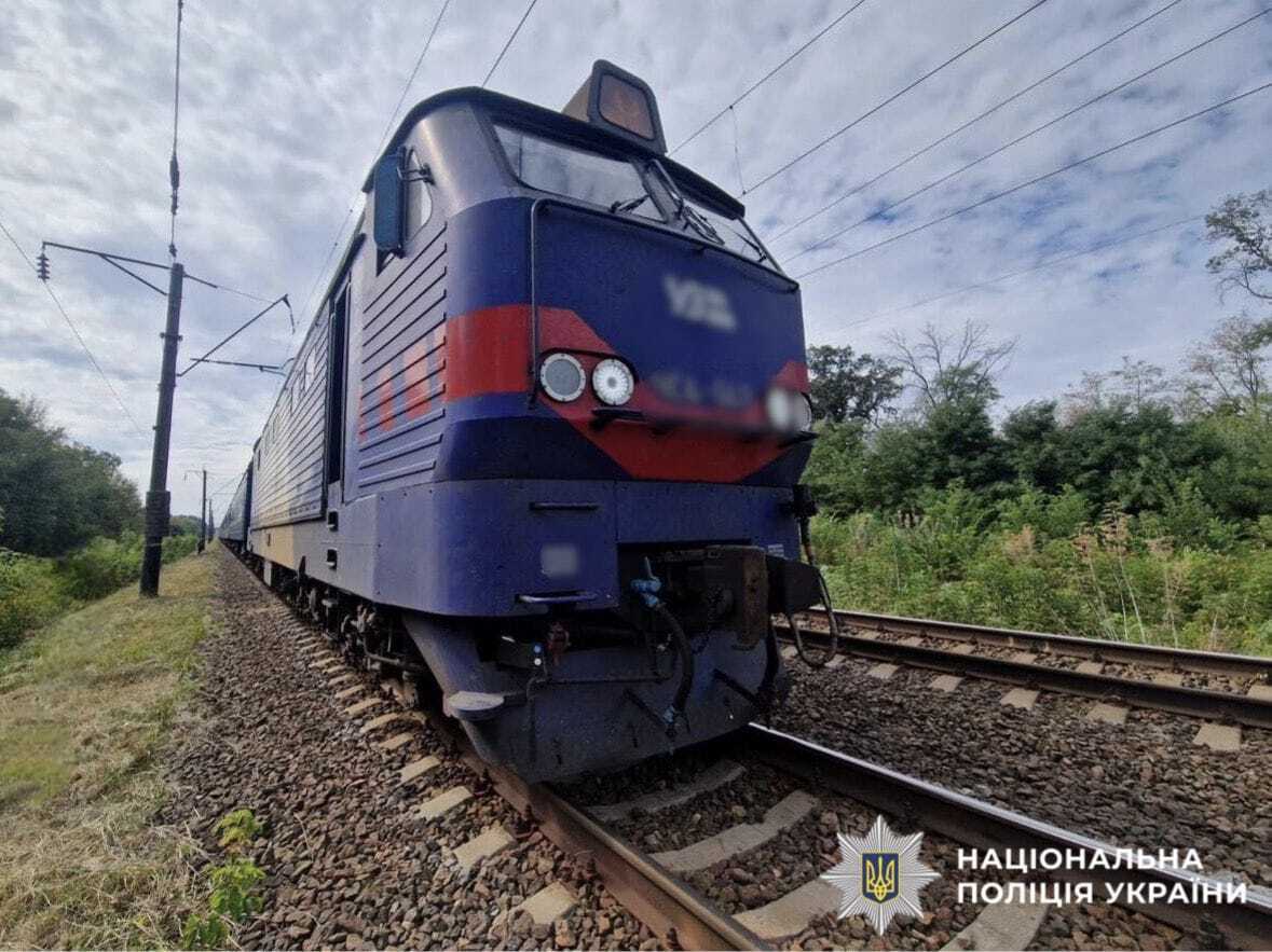 Під Києвом потяг збив на смерть мешканця Сумщини. Подробиці трагедії та фото