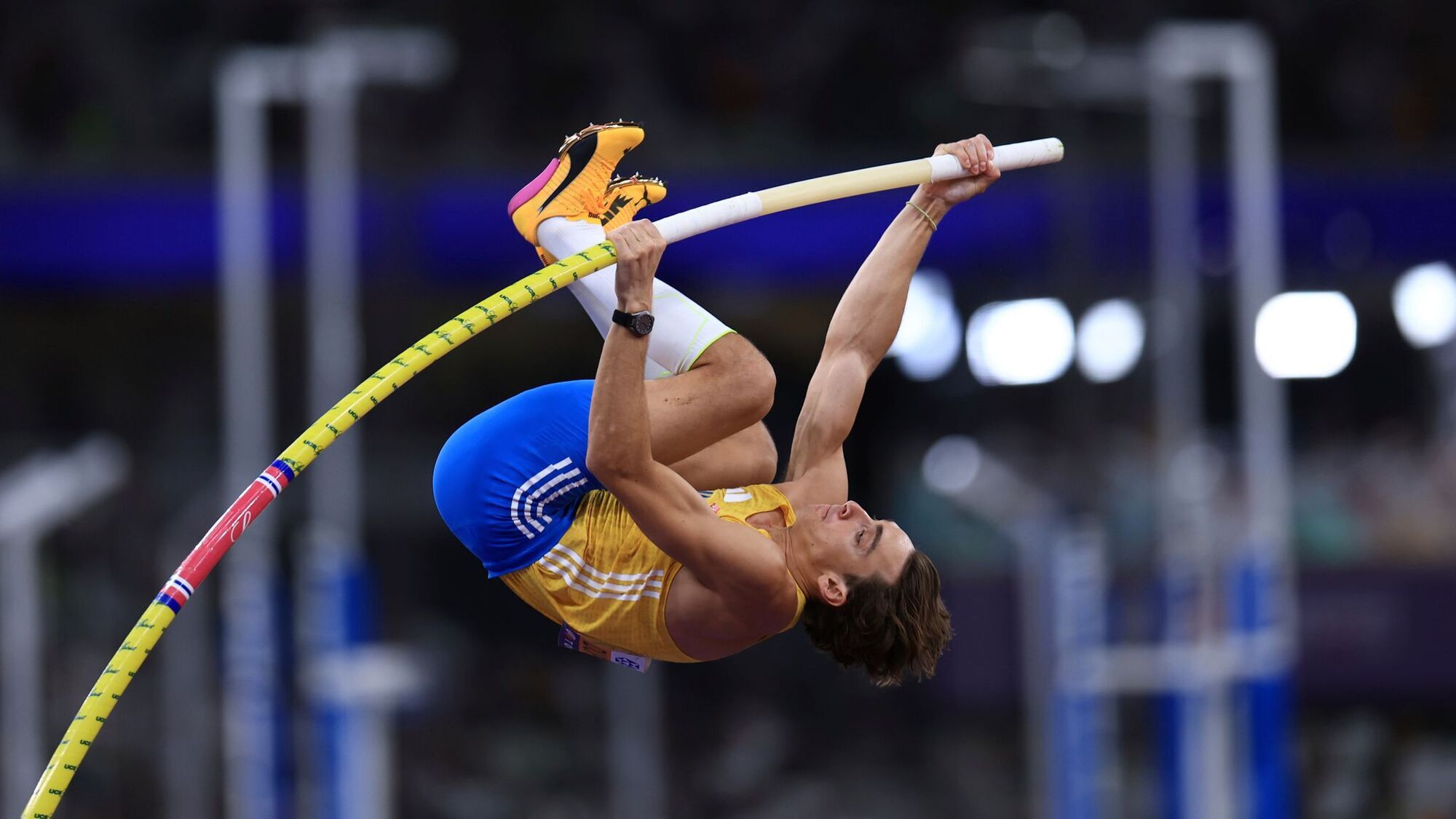 Кто такой "новый Бубка" Дюплантис и почему он каждый раз бьет рекорд всего 1 сантиметр