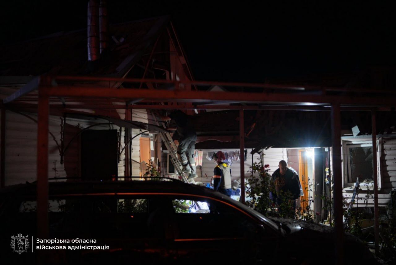 Росіяни обстріляли Запоріжжя, у місті спалахнули пожежі, є жертва й поранені: усі подробиці. Фото і відео
