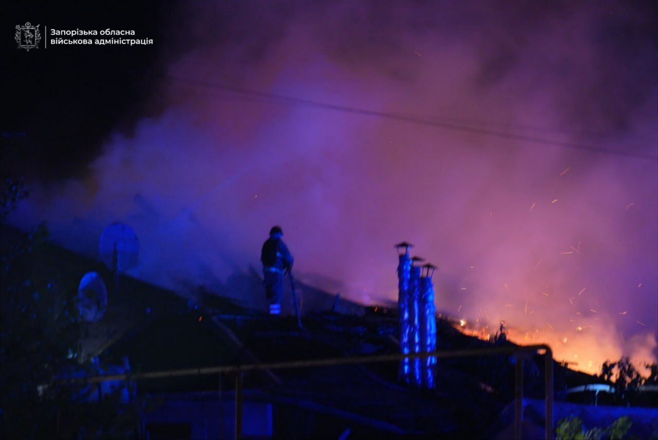 Росіяни обстріляли Запоріжжя, у місті спалахнули пожежі, є жертва й поранені: усі подробиці. Фото і відео