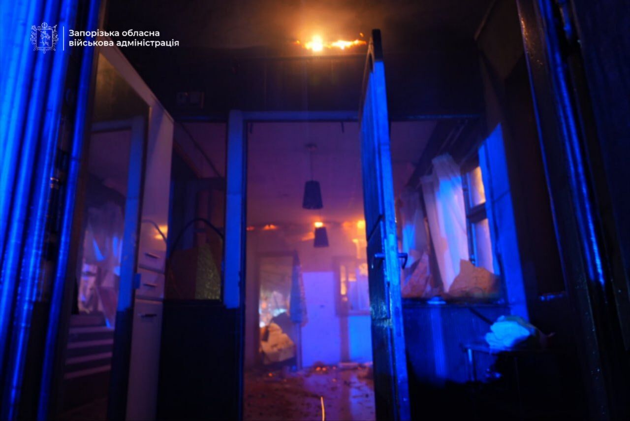Росіяни обстріляли Запоріжжя, у місті спалахнули пожежі, є жертва й поранені: усі подробиці. Фото і відео