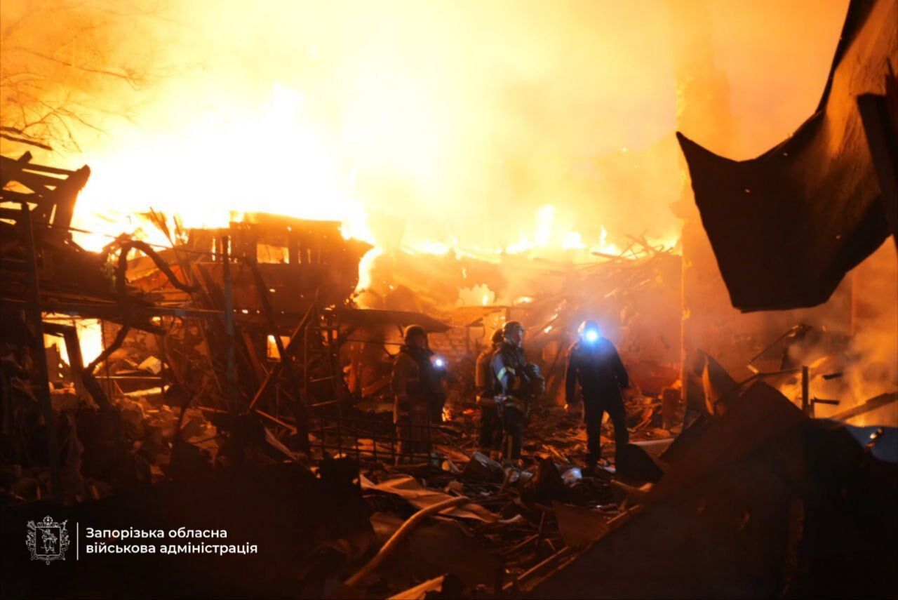 "Дивом вижили": мешканка Запоріжжя розповіла про ворожу атаку і порятунок сусідів. Відео