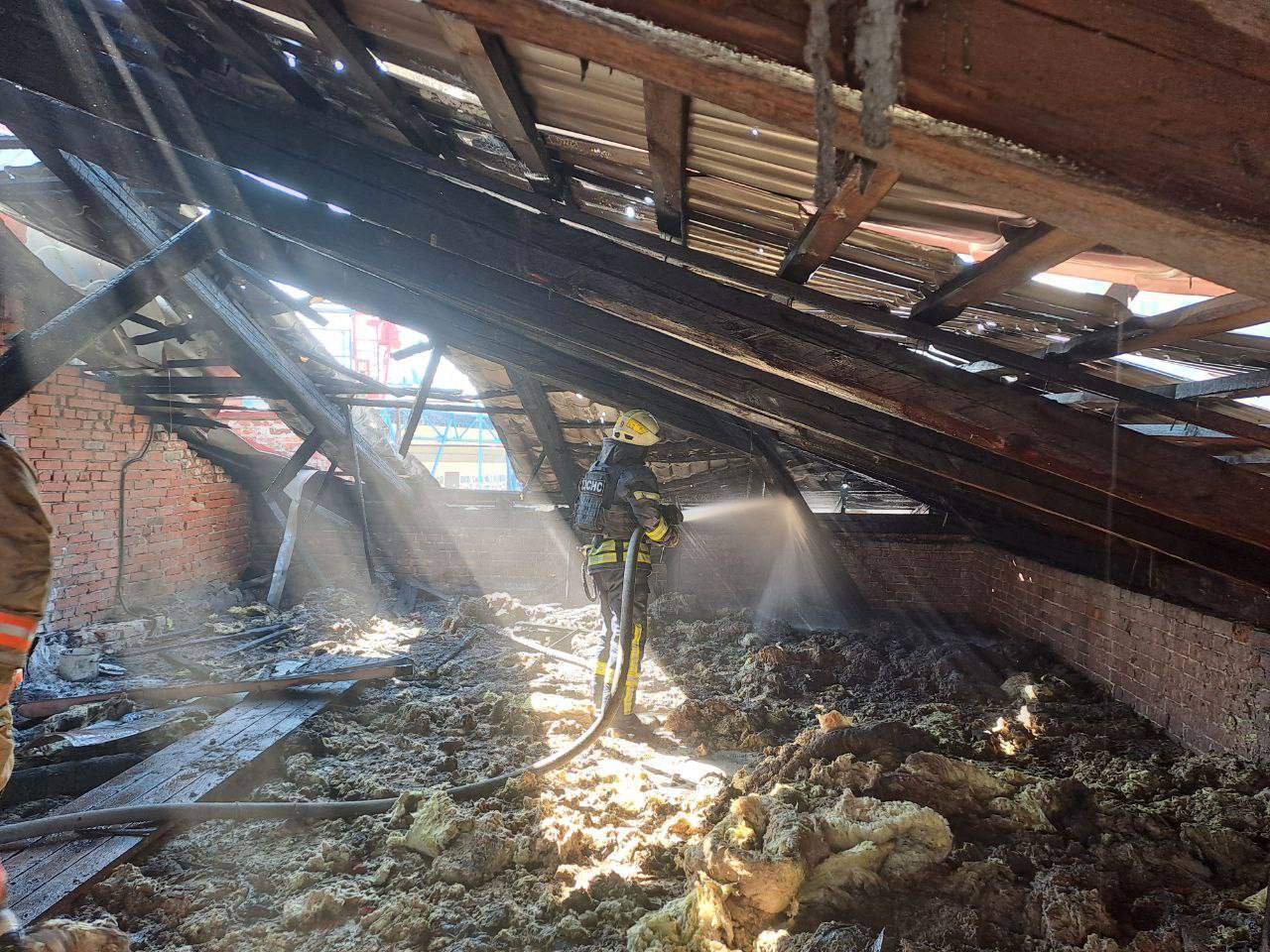 Оккупанты ударили по учебному заведению в Харькове, есть пострадавшие: момент атаки попал на видео