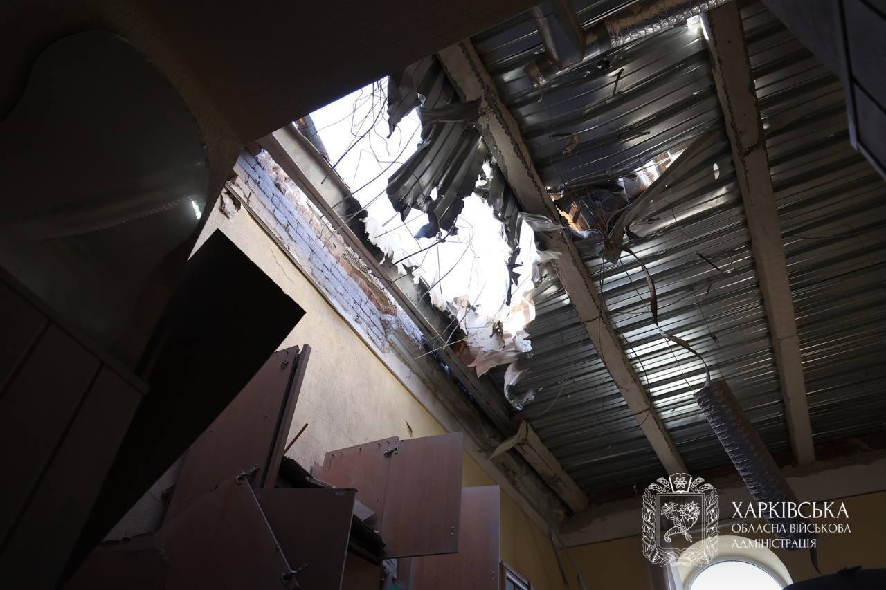 Оккупанты ударили по учебному заведению в Харькове, есть пострадавшие: момент атаки попал на видео