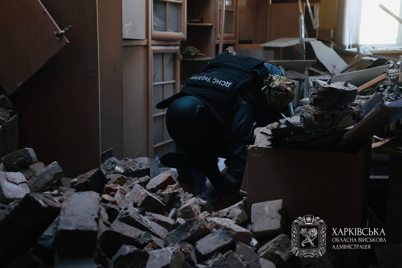 Оккупанты ударили по учебному заведению в Харькове, есть пострадавшие: момент атаки попал на видео