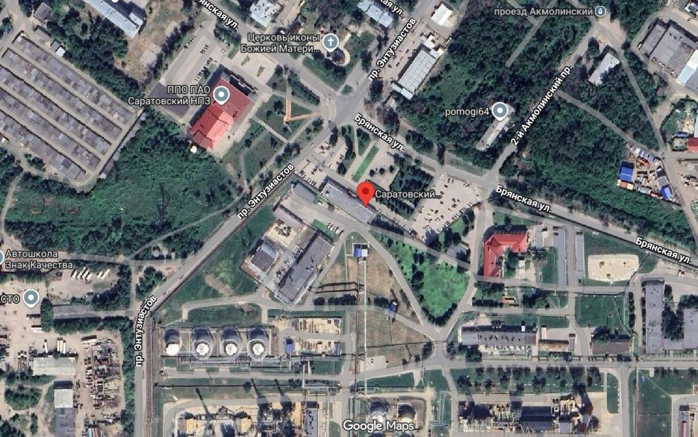 У Генштабі підтвердили ураження Саратовського НПЗ: зафіксовано вибухи та пожежу. Фото і відео