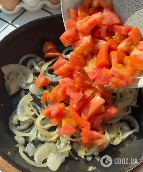 Как вкусно потушить перцы на ужин: добавьте много сметаны