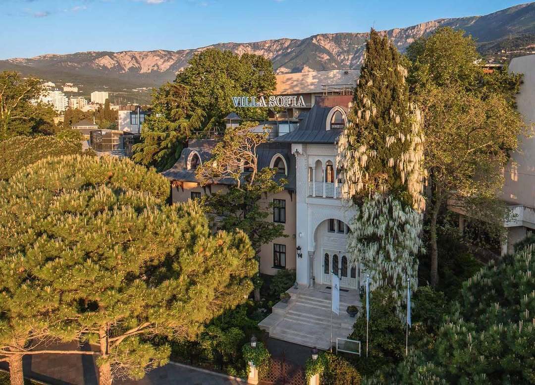 В России заявили, что сын Ротару имеет российский паспорт и платит им налоги: как это возможно