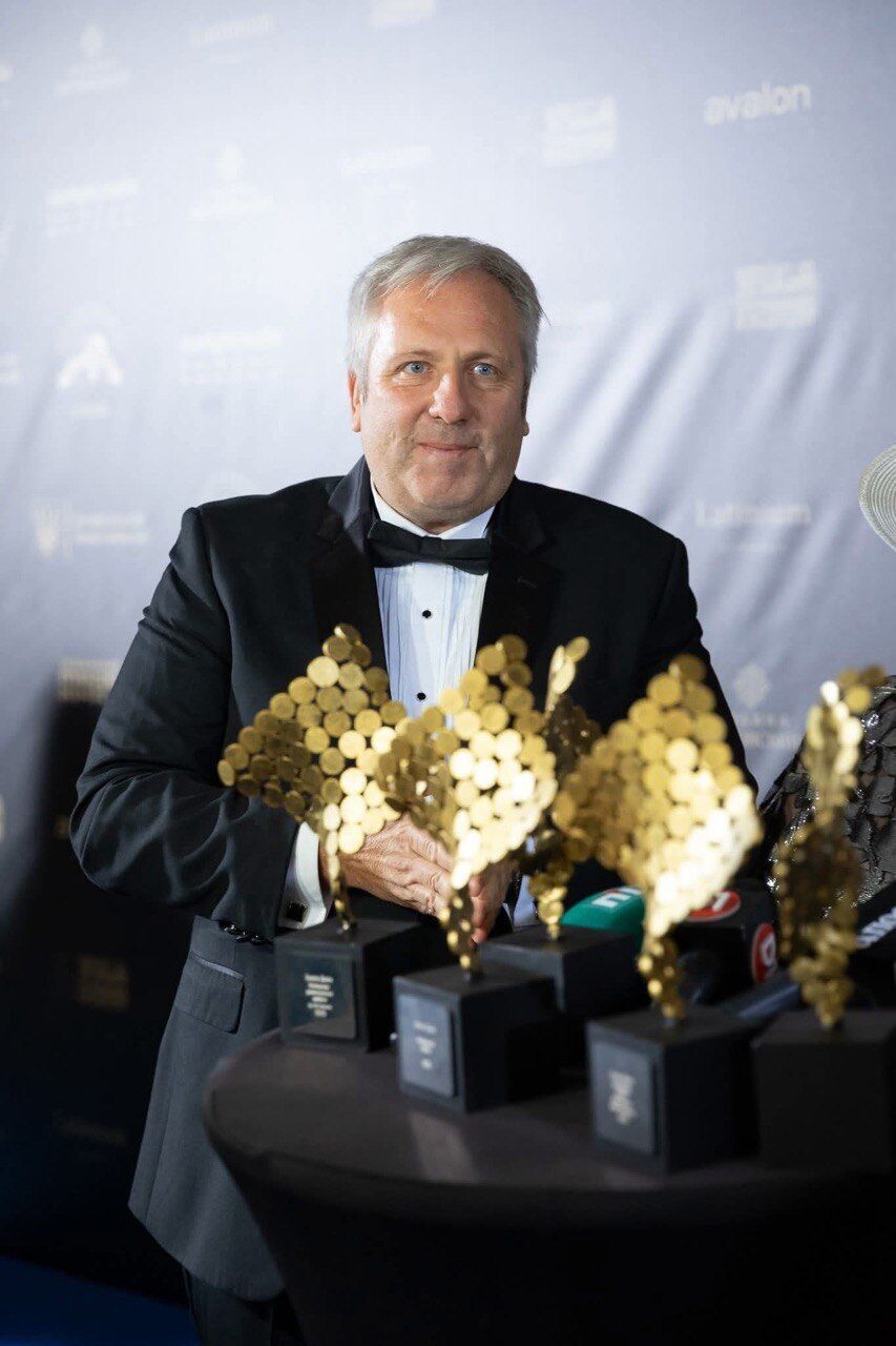 "Если бы я был министром, организовал бы транспорт – и вперед на фронт". Тарас Томенко – о провалах инфополитики, киноскандалах и короткой памяти украинцев