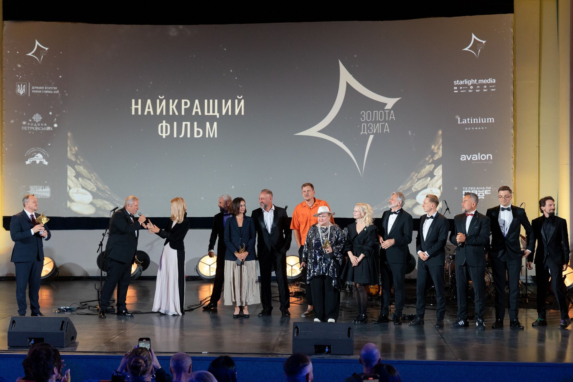 "Если бы я был министром, организовал бы транспорт – и вперед на фронт". Тарас Томенко – о провалах инфополитики, киноскандалах и короткой памяти украинцев