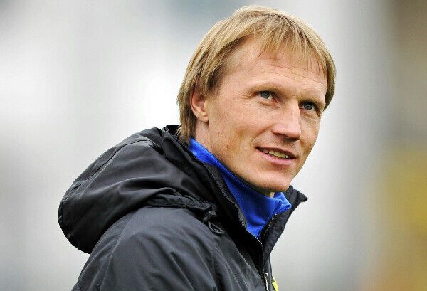 Знаменитий футболіст київського "Динамо" і збірної України загинув, розбившись на мотоциклі, коли без дозволу виїхав на гоночний трек. 11 років трагедії на "Чайці"