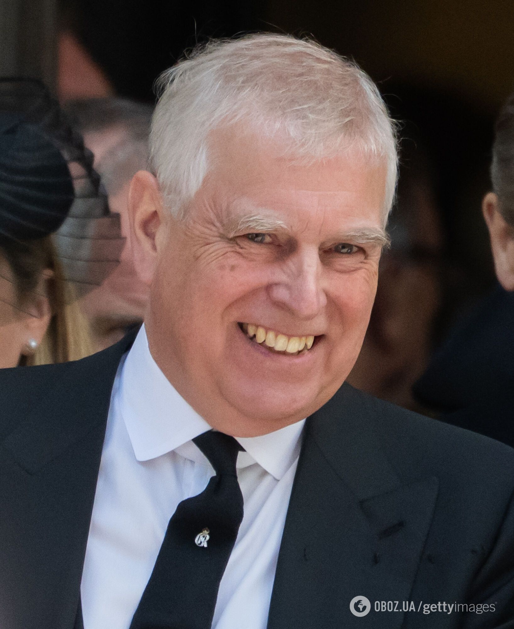 "Проблемний" брат Чарльза III розреготався на королівському похороні та збентежив принца Вільяма: момент потрапив на камеру