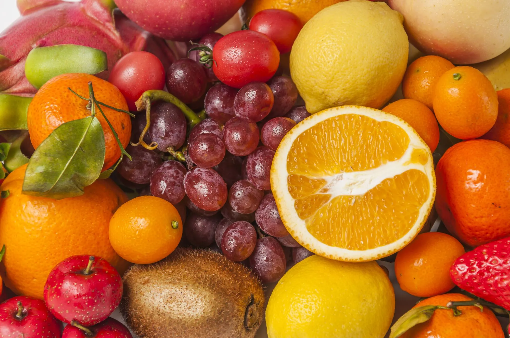 Які продукти не можна зберігати на дверцятах холодильника: можуть швидко зіпсуватись