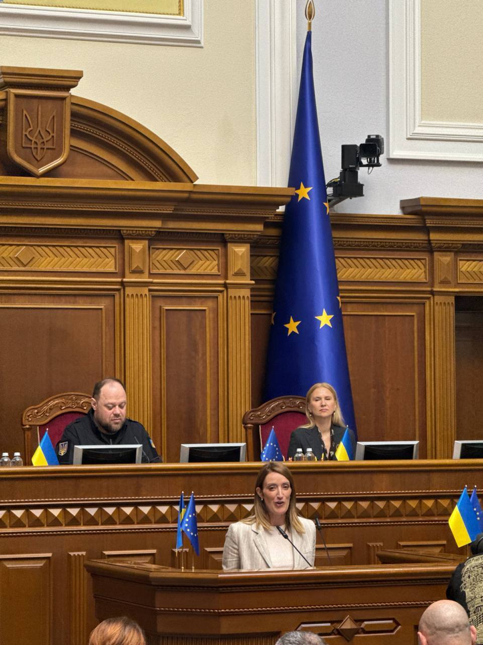 "Вступление в ЕС является гарантией безопасности": Мецола прибыла с визитом в Киев и выступила в Раде. Фото и видео