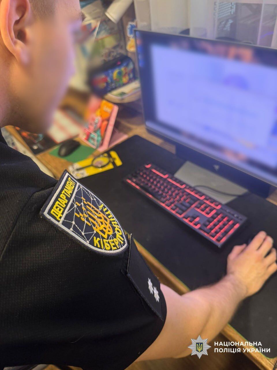 Завладевали недвижимостью по поддельным документам: на Днепропетровщине разоблачили помощника нотариуса, который организовал преступную группу. Фото