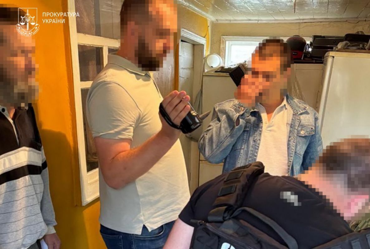 В Черкасской области мужчина сливал в Telegram данные о местах раздачи повесток и поплатился: что ему грозит. Фото