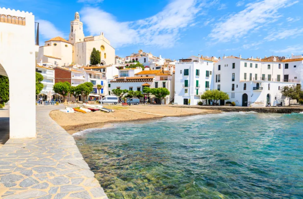 Куда поехать в Испании: 9 лучших пляжных городов