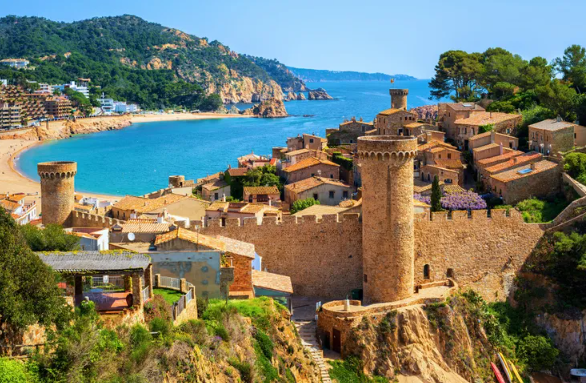 Куда поехать в Испании: 9 лучших пляжных городов