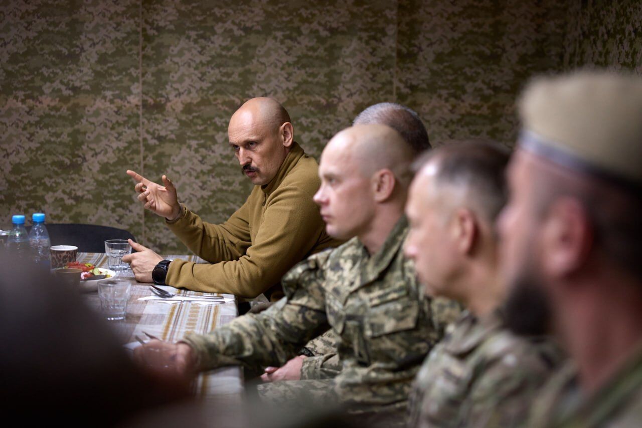 "Обязательно будут решения": Зеленский посетил Пункт управления Десантно-штурмовых войск на Донбассе. Фото и видео