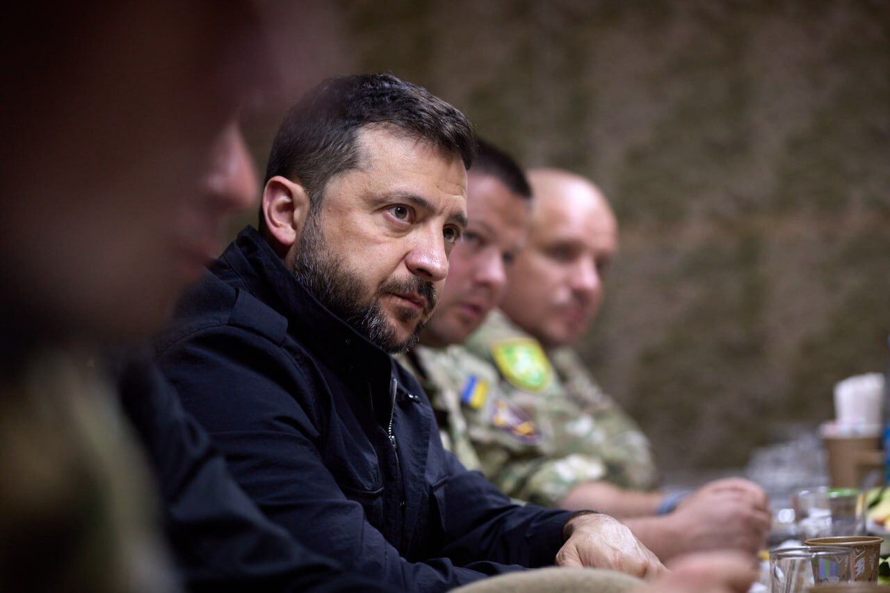 "Обязательно будут решения": Зеленский посетил Пункт управления Десантно-штурмовых войск на Донбассе. Фото и видео