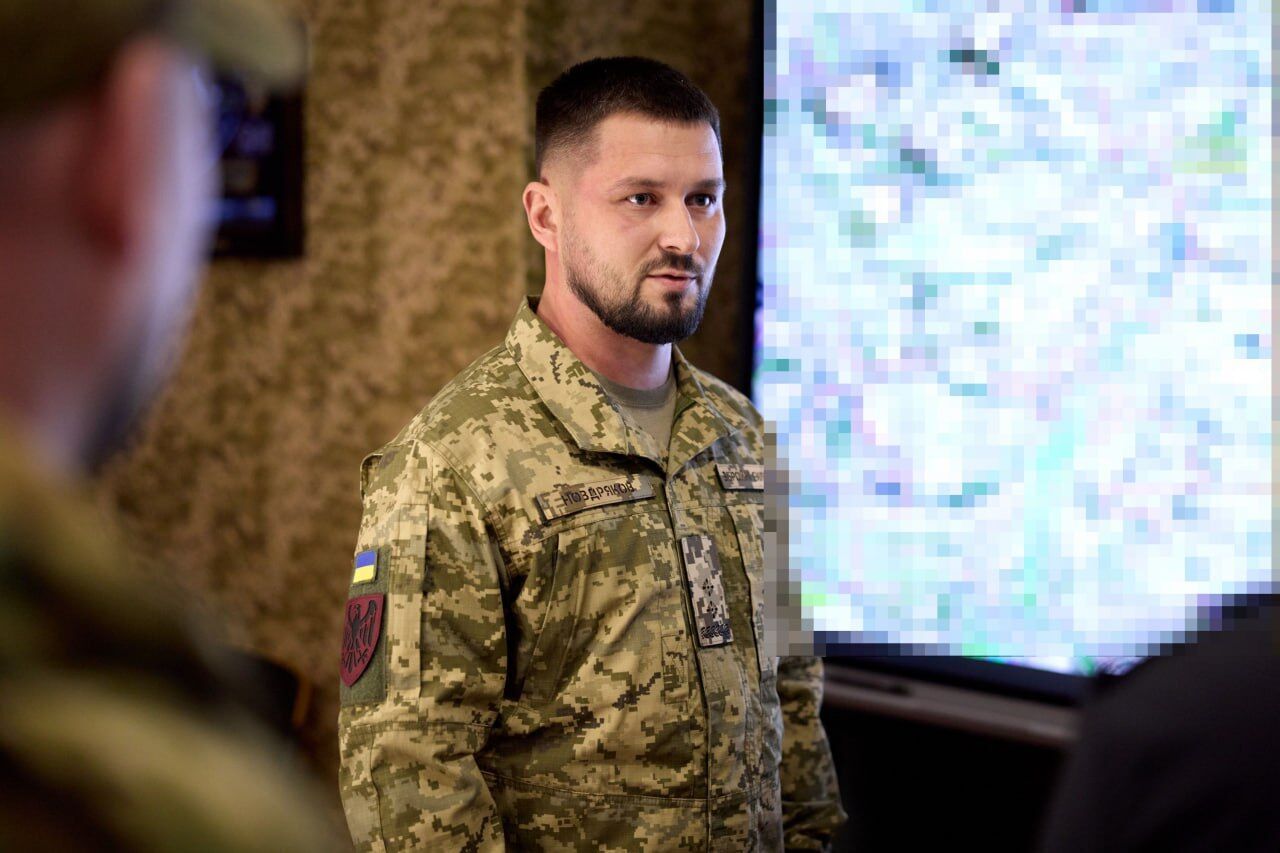 "Обязательно будут решения": Зеленский посетил Пункт управления Десантно-штурмовых войск на Донбассе. Фото и видео