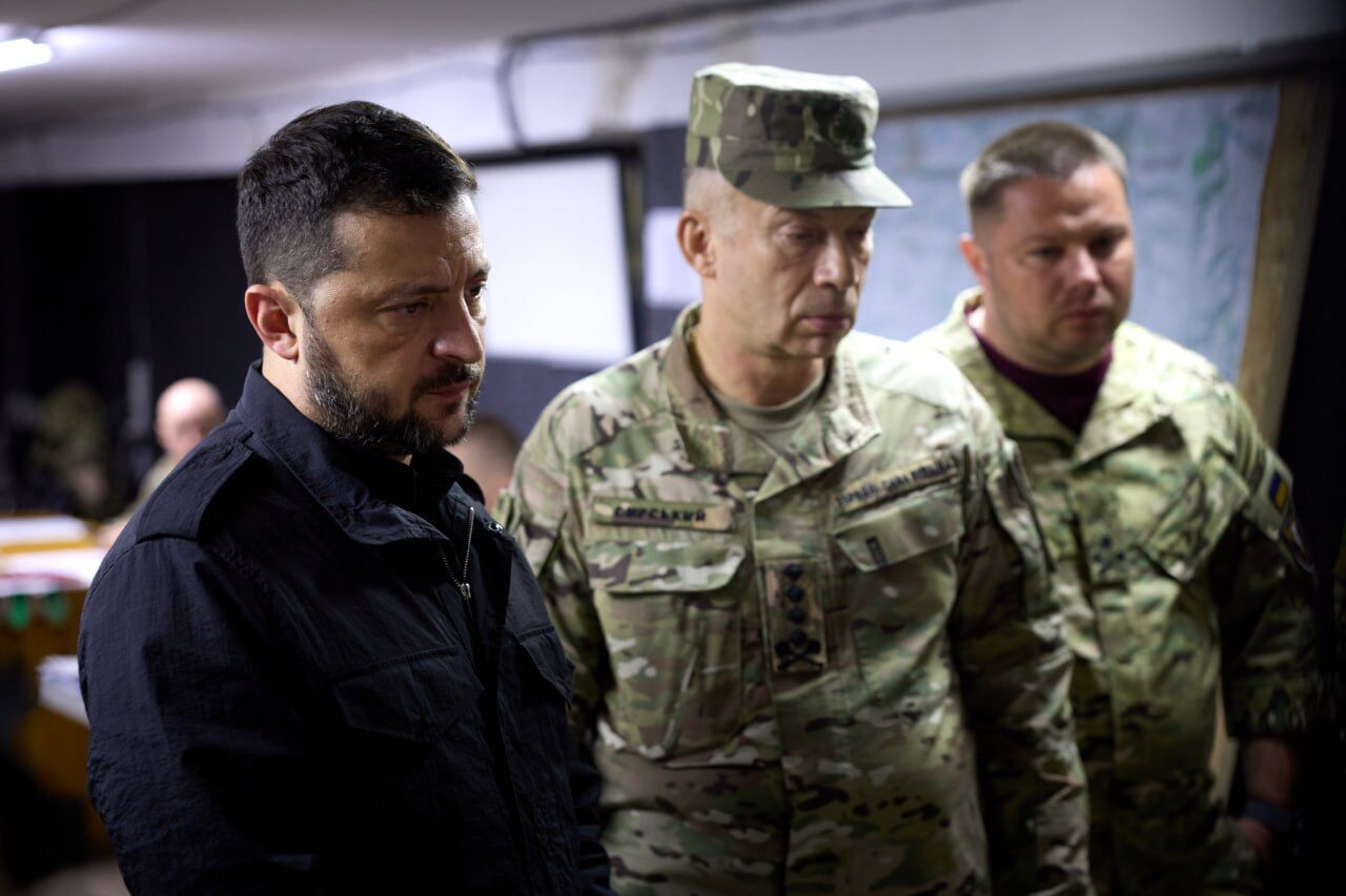 "Обязательно будут решения": Зеленский посетил Пункт управления Десантно-штурмовых войск на Донбассе. Фото и видео