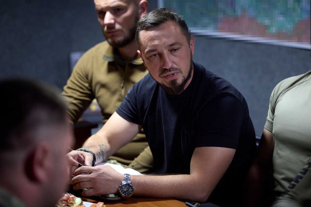 "Обязательно будут решения": Зеленский посетил Пункт управления Десантно-штурмовых войск на Донбассе. Фото и видео